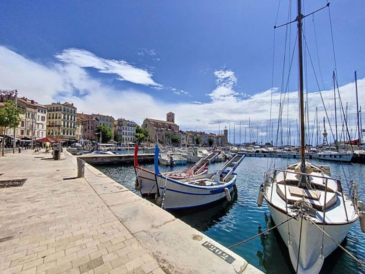 Apartment La Ciotat  1