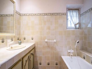Apartment Robion  23