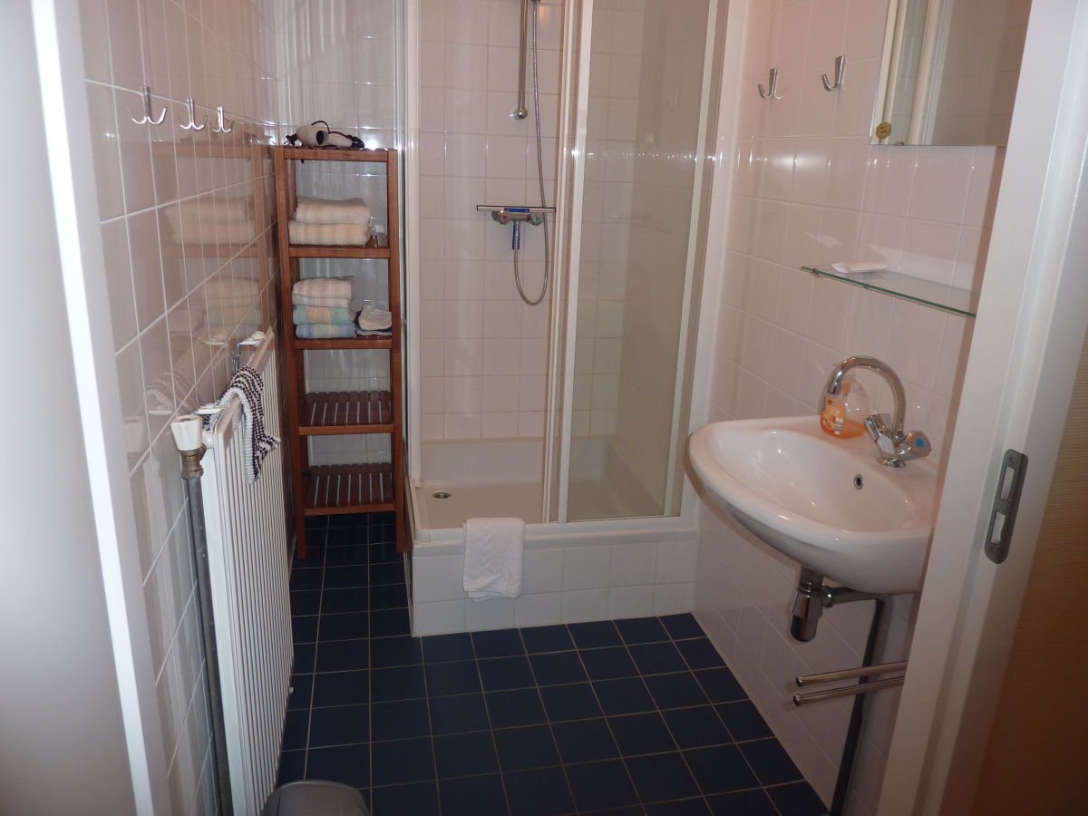 Gr?sste Bad ( Whirlpool) Zweiter Bad ( Douche) Abstellraum Badkamer Douche En Bad ~ Gr?sste Bad ( Whirlpool) Zweiter Bad ( Douche) Abstellraum