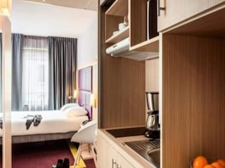 Apartment Paris  8
