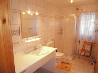 Badzimmer mit Dusche