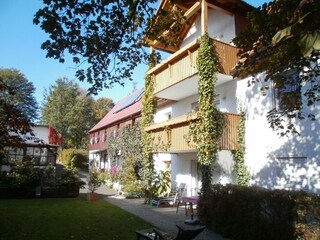 Außenbereich-überdachte Pergola links