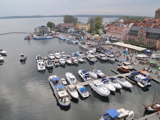 Yachthafem mit Promenade + zahlreichen Restaurants