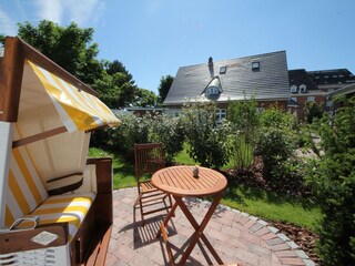 Garten mit Strandkorb
