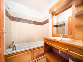 Apartment Uvernet-Fours Ausstattung 11