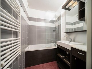 Apartment Uvernet-Fours Ausstattung 11