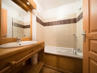 Apartment Uvernet-Fours Ausstattung 9