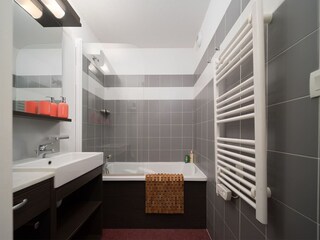 Apartment Uvernet-Fours Ausstattung 11