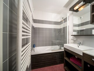 Apartment Uvernet-Fours Ausstattung 18