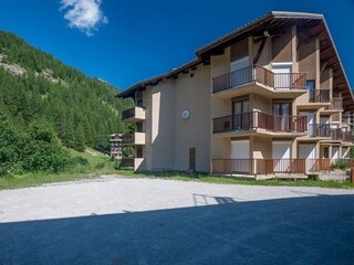 Apartment Uvernet-Fours Außenaufnahme 2