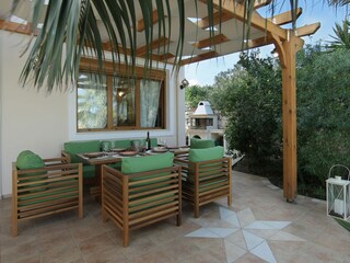 gemütliche Sitzecke mit Barbeque