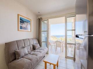 Apartment Le Dramont  9