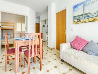 Apartamento Roses Características 12