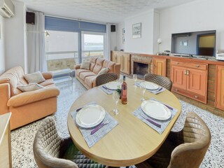 Apartment Roses Features 30