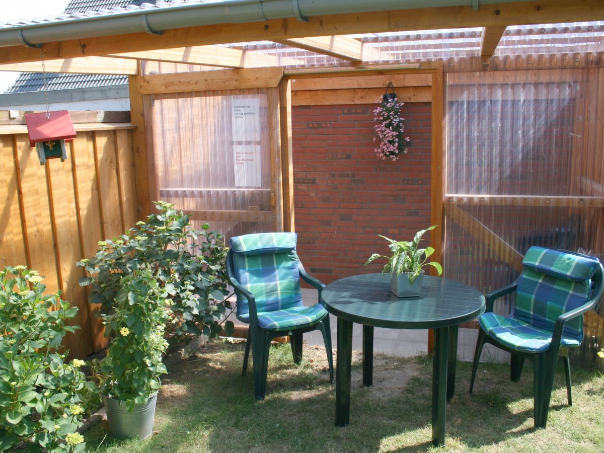 Garden area with lawn and grill