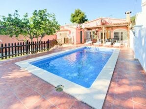 Holiday house Tranquil holiday home with pool - Empuriabrava - image1