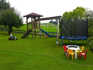 Spielgeräte im Garten