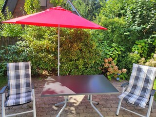 Terrassenmöbel/weitere Stühle im Gartenhaus