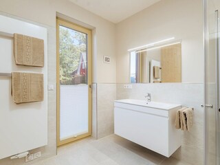 großer Waschtisch - Innenbild