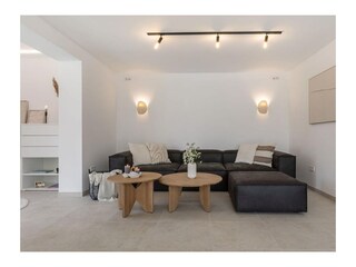 Wohnbereich mit Ledersofa