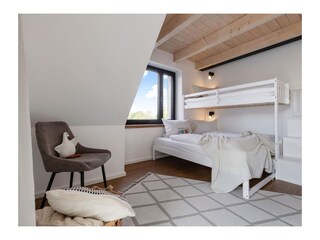 Kinderzimmer OG, Bett ausgezogen