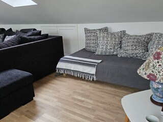 The living room/ Tv room