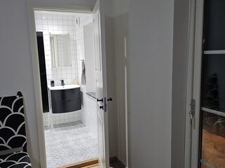 Bedroom 1, with a walking closet, bathroom and terrace.