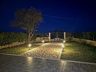 Garten, Blick zum Tor