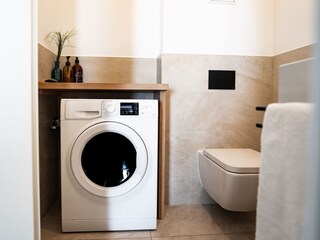 Gäste WC mit Waschmaschine