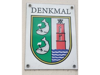 Denkmal-Plakette am Hauseingang