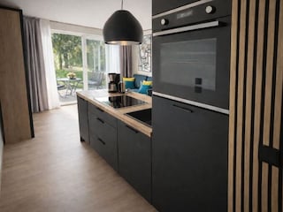 Küchenzeile mit Spülmaschine u. Backofen