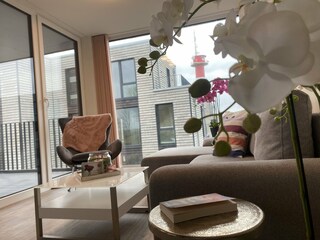Wohnzimmer mit Blick auf die Ostsee und den Leuchtturm