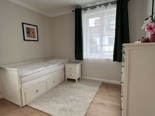 Schlafzimmer 3 m. Ausziehbett im OG