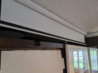 Beamer +  Leinwand EG