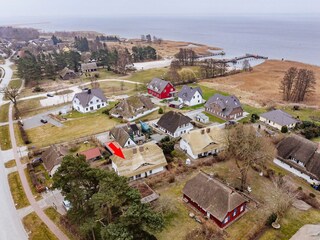Blick auf das Haus und den Hafen in Wieck am Darß