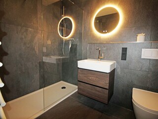 Duschbad im EG mit Walk in Dusche