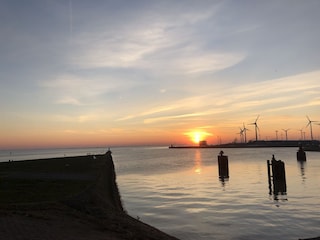 Sonnenuntergang in Emden