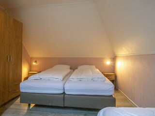 Schlafzimmer (3 Personen)