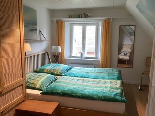 Schlafzimmer 1