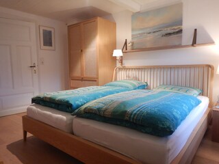 Schlafzimmer 1
