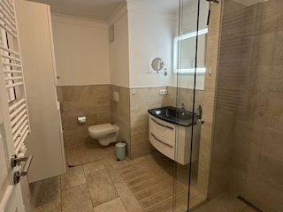 Modernes Duschbad 1