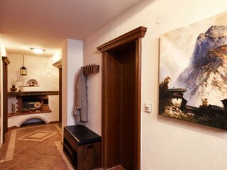 16. Hall