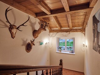 08. Hall
