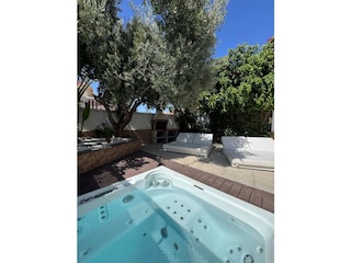 Aussenbereich mit Jacuzzi