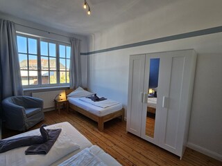 Schlafzimmer 2