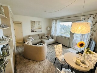Wohnzimmer mit Essbereich