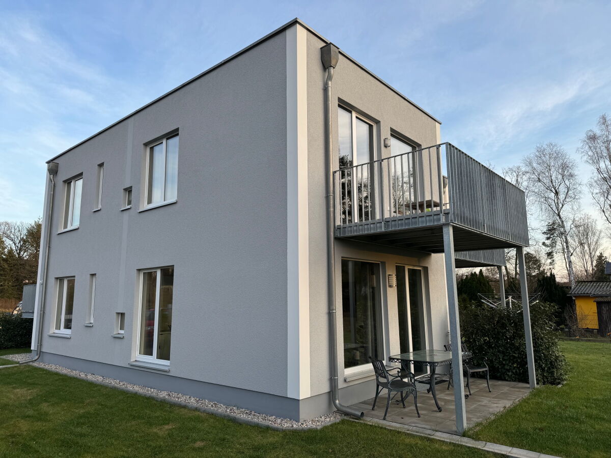 Gruenheide-buchen-Ferienwohnung-SüdWest-Balkon-außen