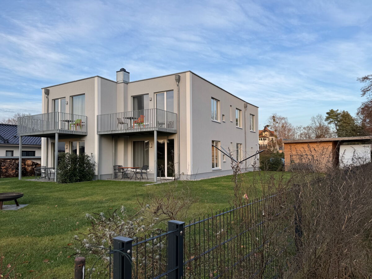 Gruenheide-buchen-Ferienwohnung-SüdOst-Balkone-außen