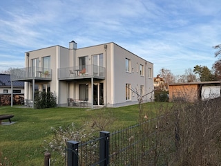 Gruenheide-buchen-Ferienwohnung-SüdOst-Balkone-außen