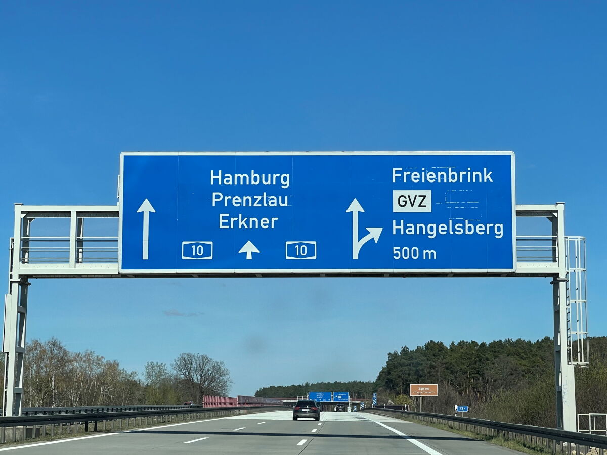 Haus am Anger-Autobahn-Abfahrt-Ort